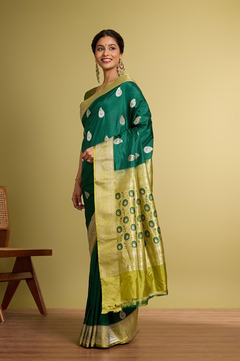 Taneira Green Pure Silk Banaras Kadwa Saree - Image 6