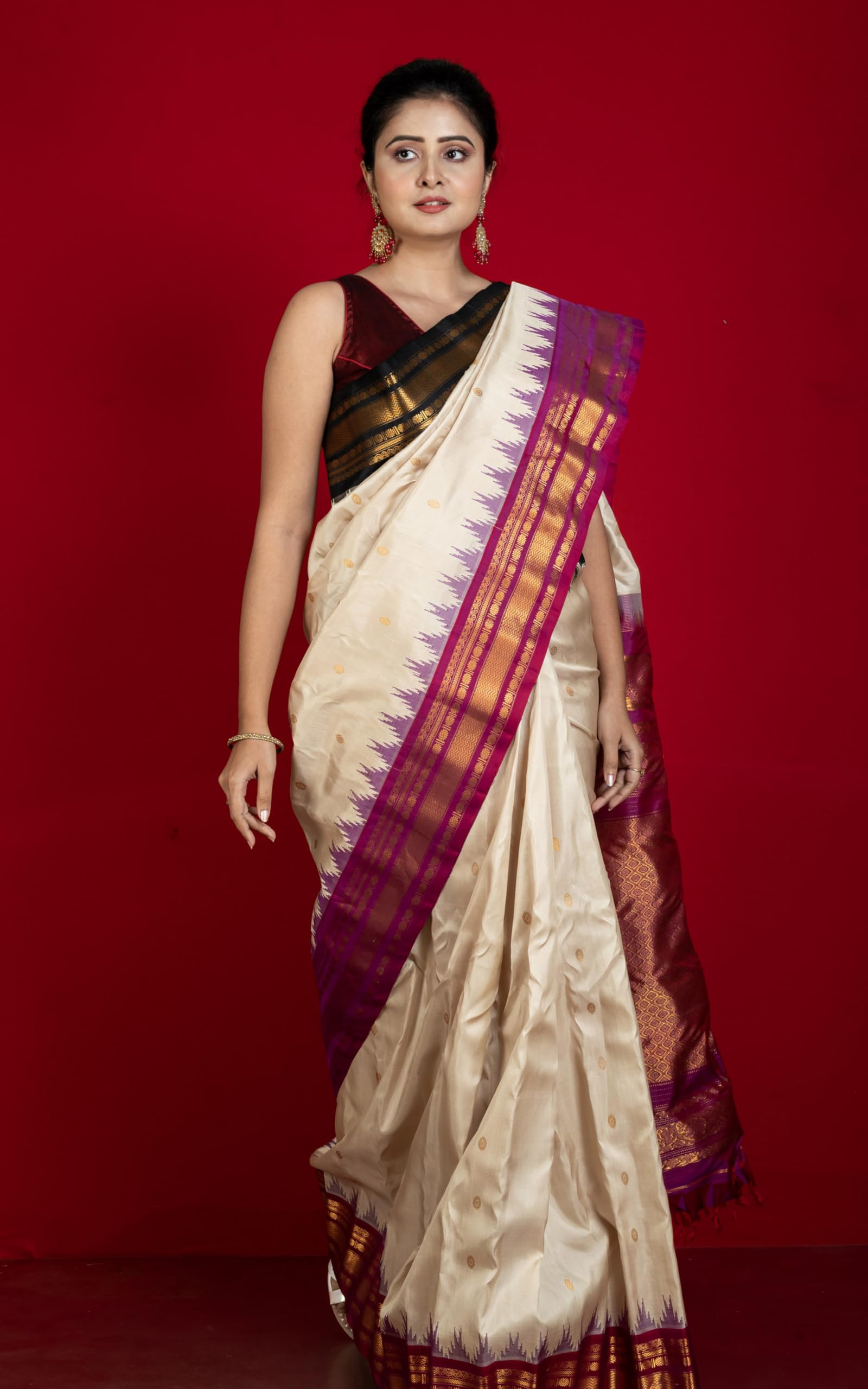 Exclusive Woven Ganga Jamuna Border Gadwal Silk Saree in Pearl Bush, Onyx Black, Purplish Red and Golden Zari Weave - Ethnic Wear for Wedding, Office, Party, Pooja & Festivals - Image 3