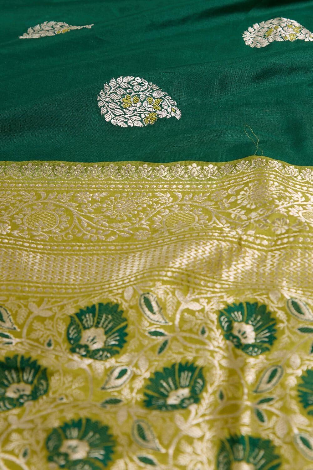 Taneira Green Pure Silk Banaras Kadwa Saree - Image 3